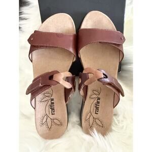 Umberto Raffini Womens 39 (8.5) Leather Wedge Flat SlipOn Sandals Shoes Tan NOTE